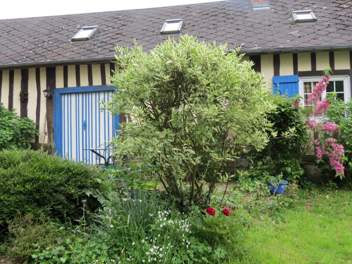 Le Chant Des Fees Bed & Breakfast Notre-Dame-de-Courson Exterior photo