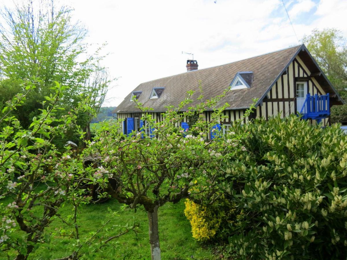 Le Chant Des Fees Bed & Breakfast Notre-Dame-de-Courson Exterior photo