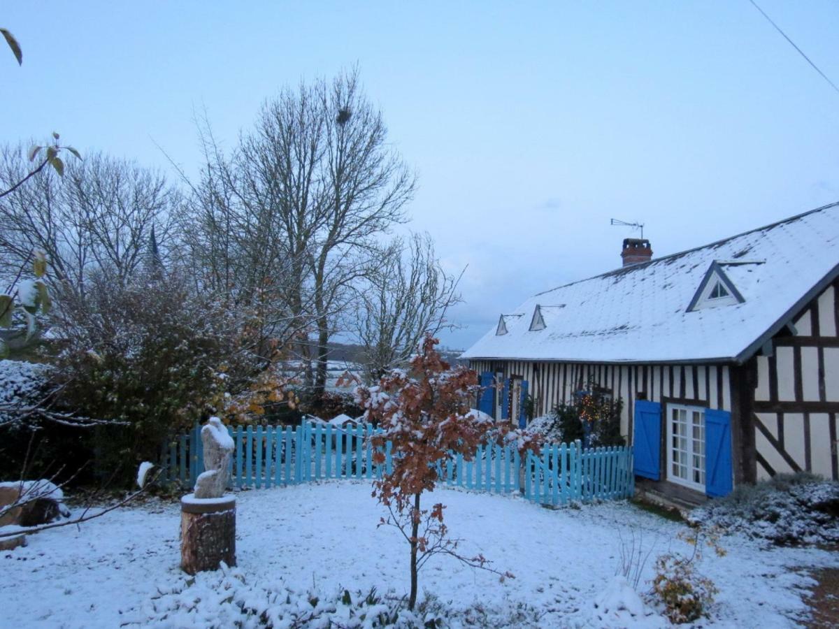 Le Chant Des Fees Bed & Breakfast Notre-Dame-de-Courson Exterior photo